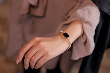 Artificial Gem Bracelet with Beaded Detailing