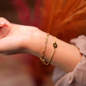 Elegant Golden Chain Bracelet